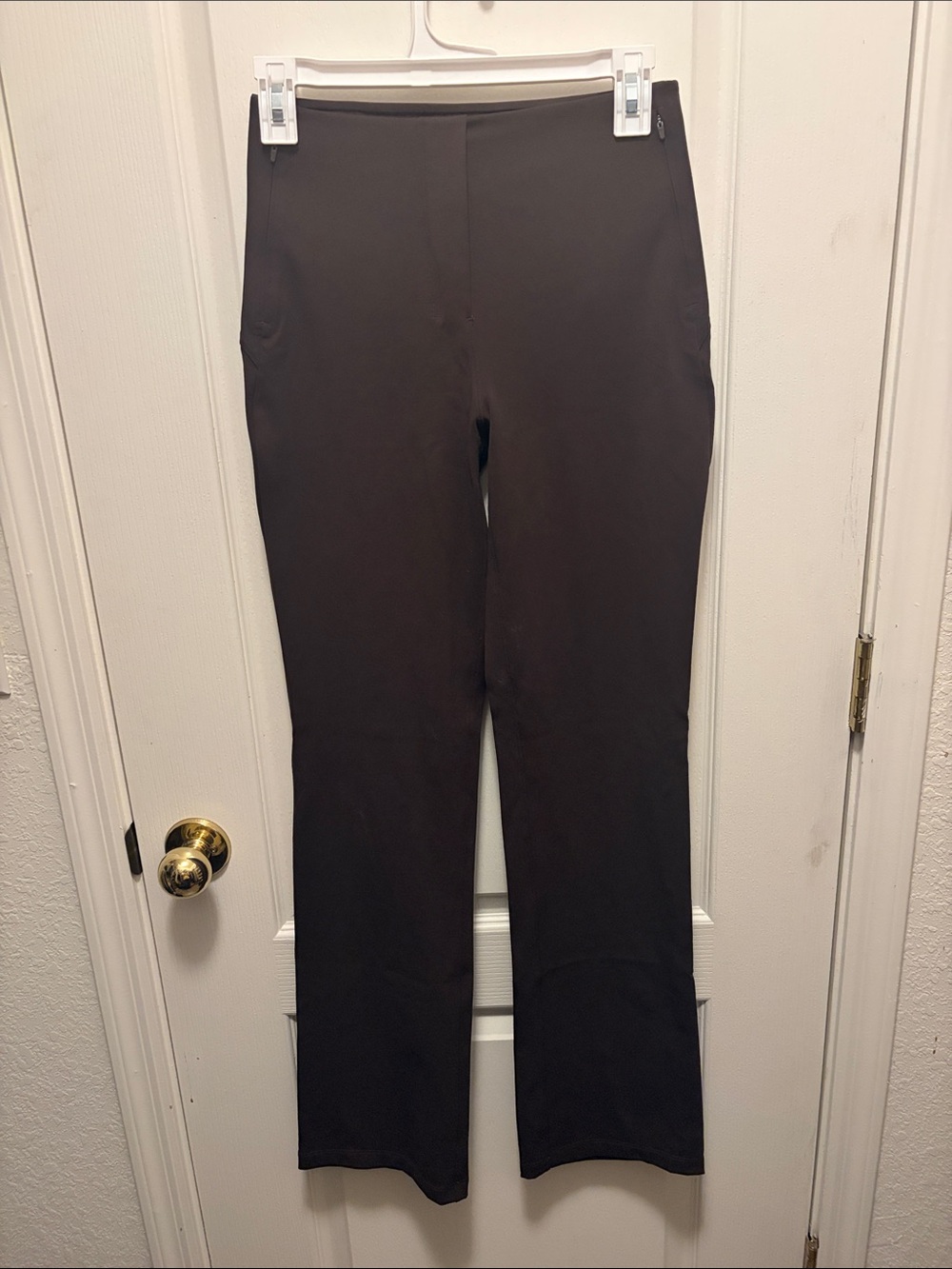 Like new Lululemon Smooth Fit Pull-On High-Rise Pant in Espresso - Picture 2 of 6